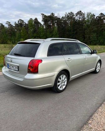 Toyota Avensis cena 12400 przebieg: 202000, rok produkcji 2005 z Nowe Miasto Lubawskie małe 379